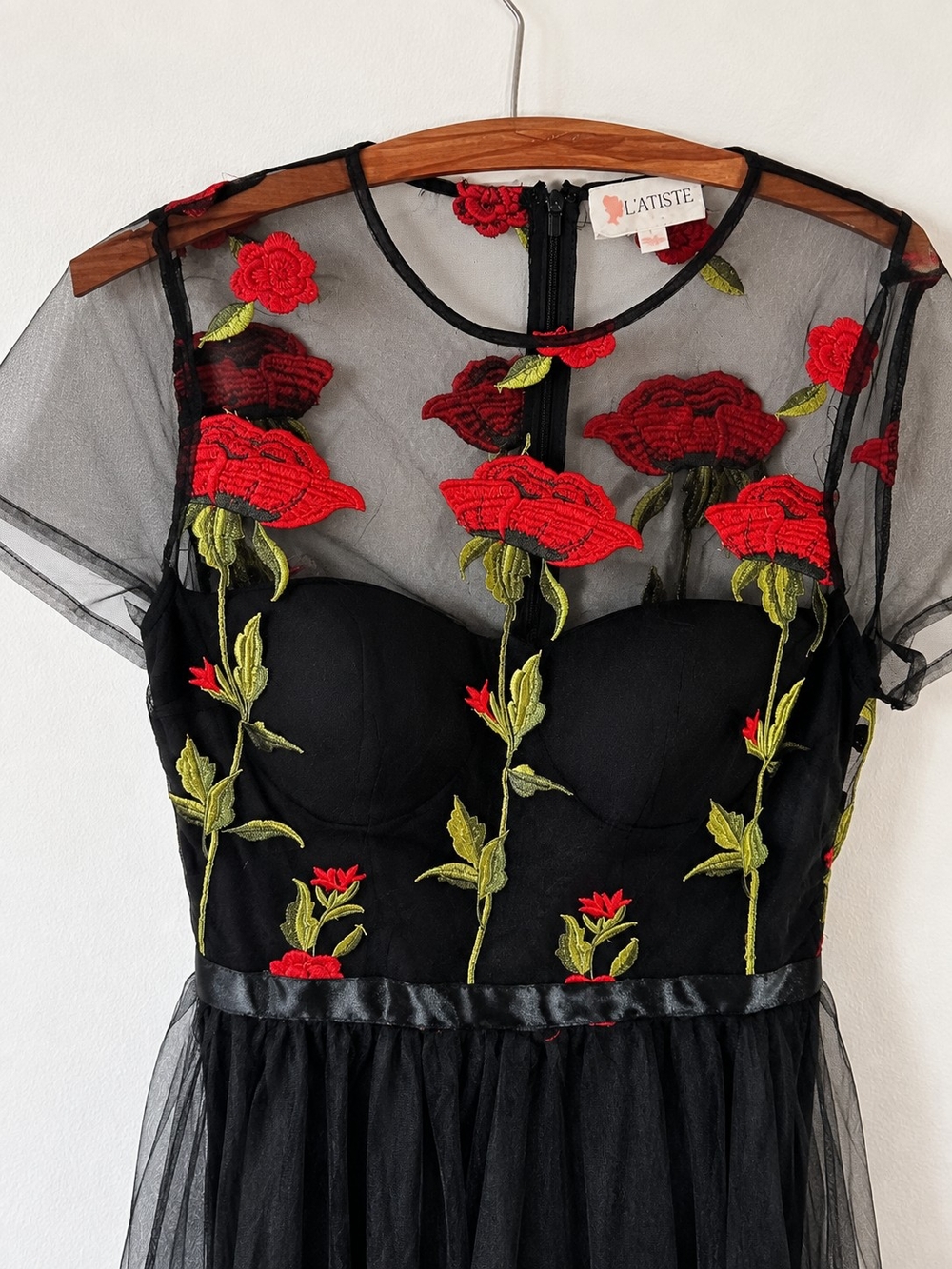 L’ATISTE Black Red Rose Embroidered Sheer Mesh Midi Dress Size L - Picture 3 of 8